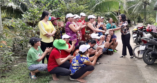 Trà Cú: Ra mắt Đội đua ghe Ngo nữ tham gia giải đua ghe Ngo tại Lễ hội Ok Om Ok tỉnh Trà Vinh năm 2022